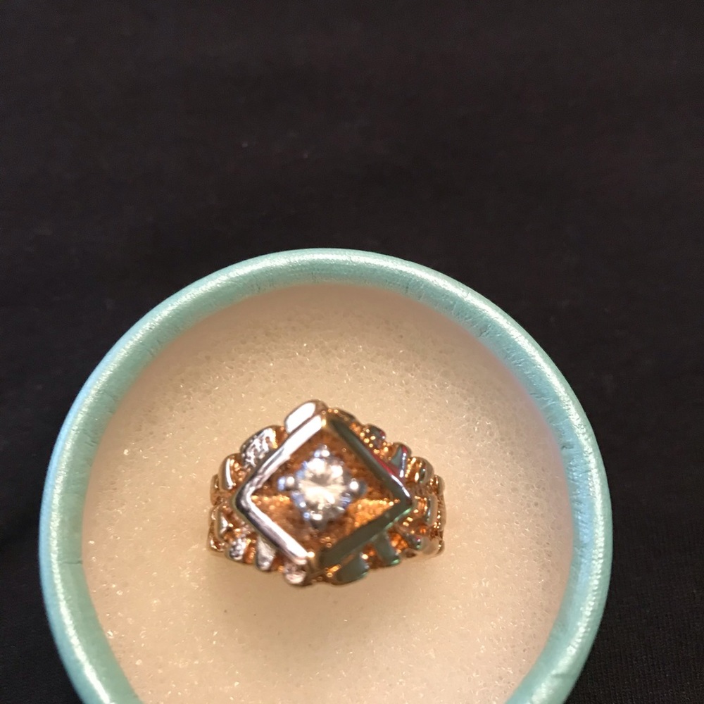 Diamond engagement ring